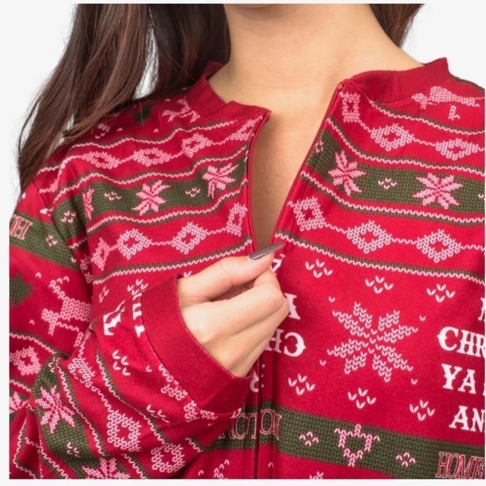 Home Alone Red Merry Christmas Ya Filthy Animal Holiday Onesie Size large